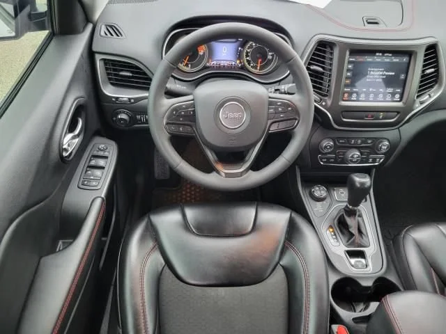 Used 2022 White Jeep Trailhawk 4x4 image 13