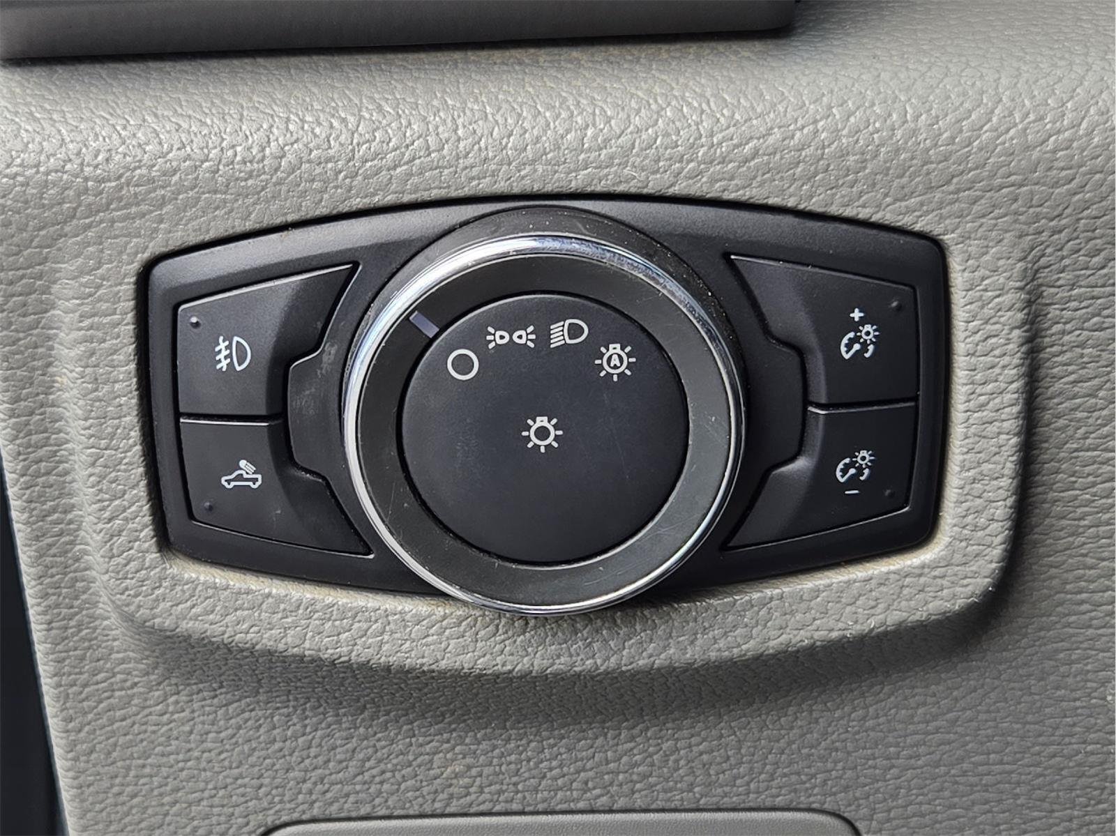Used 2016 Oxford White FORD  image 21