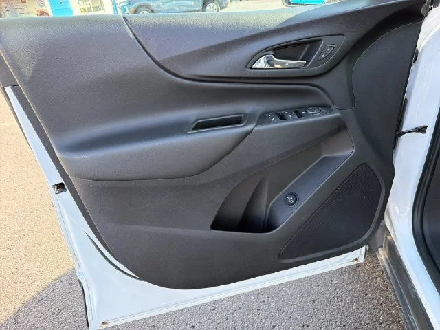Used 2021 SUMMIT WHITE Chevrolet LT image 17