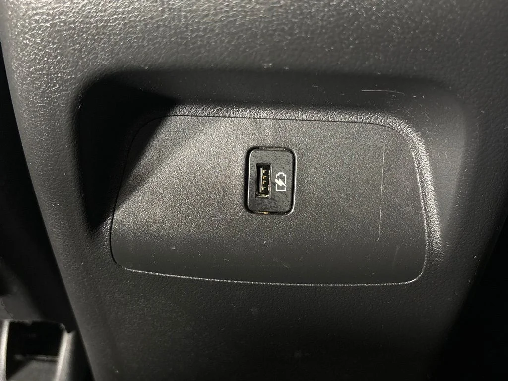 Used 2021 Red Nissan SV image 33