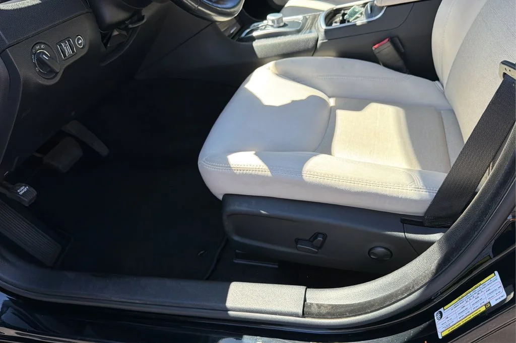 Used 2022 Black Chrysler Touring image 18