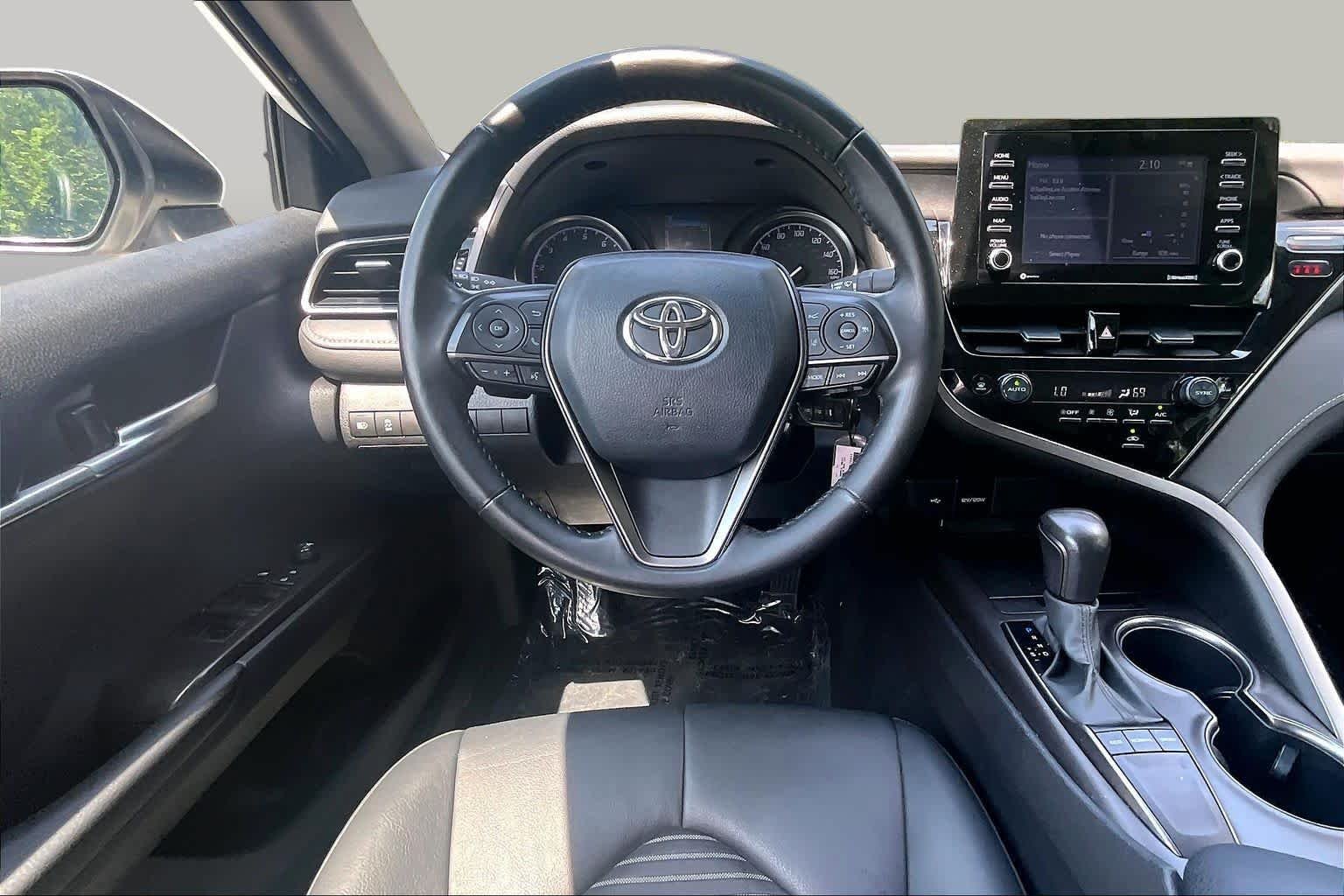 Used 2024 Ice Cap Toyota SE image 6