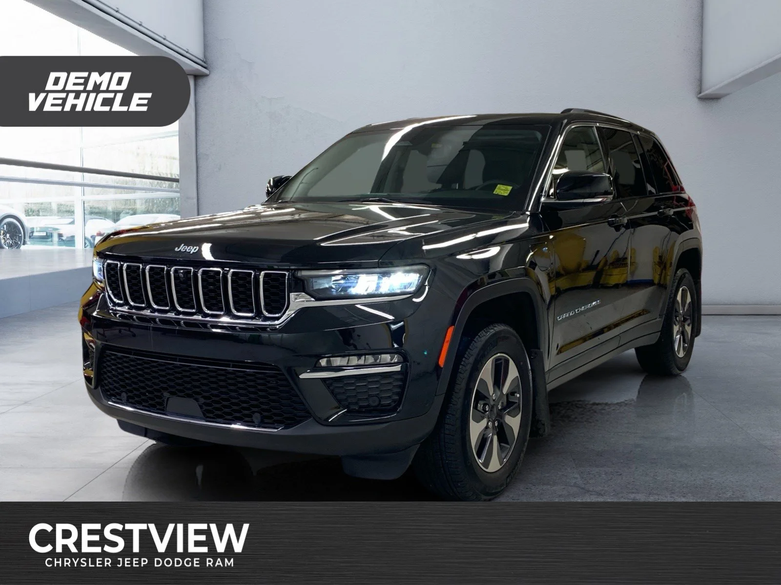 New 2023 Diamond Black Crystal Pearl Jeep  image 1