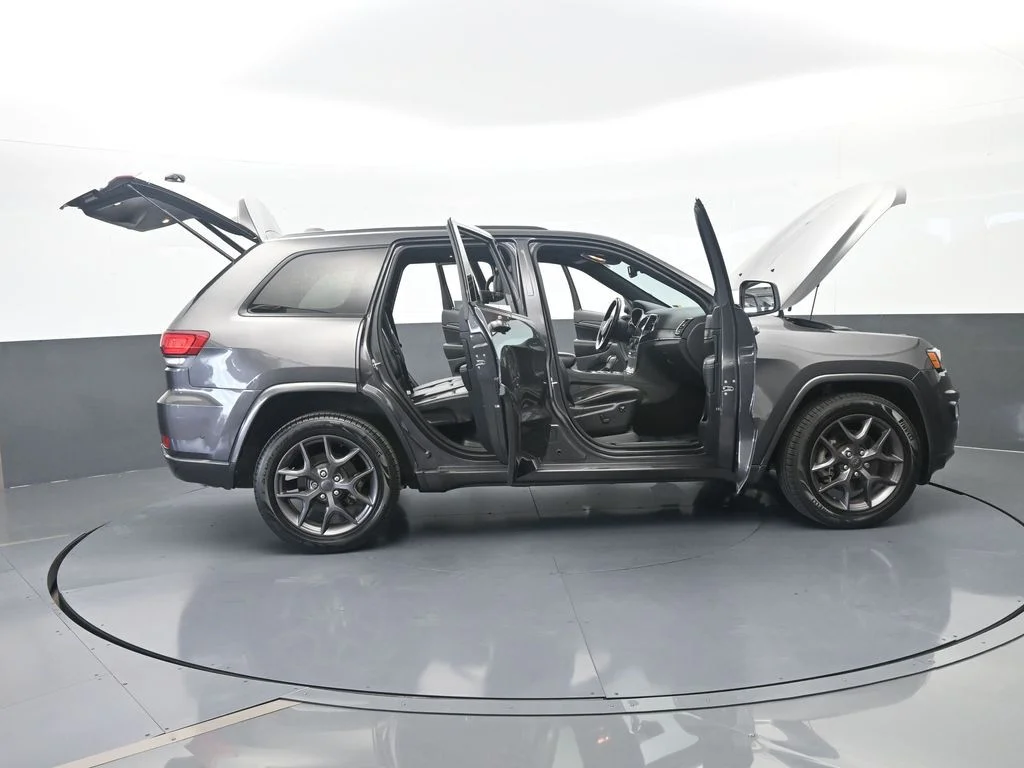 Used 2021 Granite Crystal Metallic Clearcoat Jeep Limited image 71
