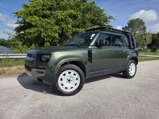 2026 Land Rover Defender 110 P300 S