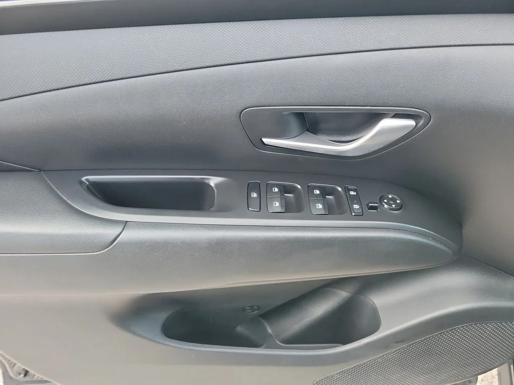 Used 2024 Black Hyundai SEL image 26