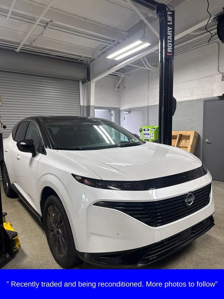 2025 Nissan Murano Platinum AWD's photo