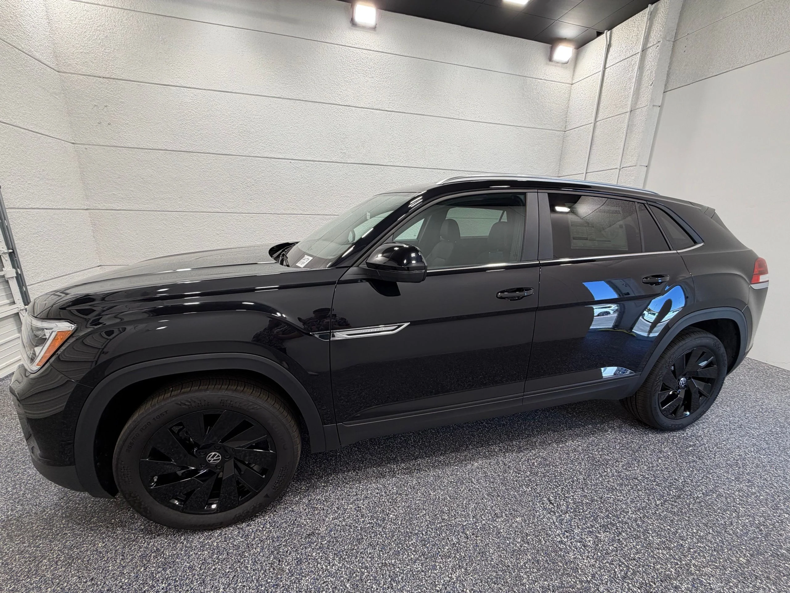 New 2026 Black Volkswagen 2.0T SE w/Technology image 2