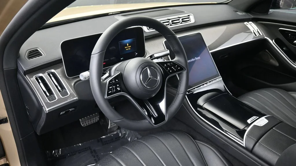 Used 2023 Gold Mercedes-Benz S 580 image 7