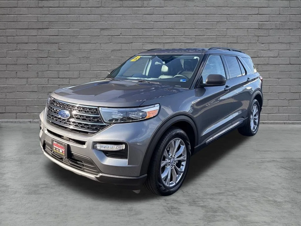 Used 2023 Gray Ford XLT image 1