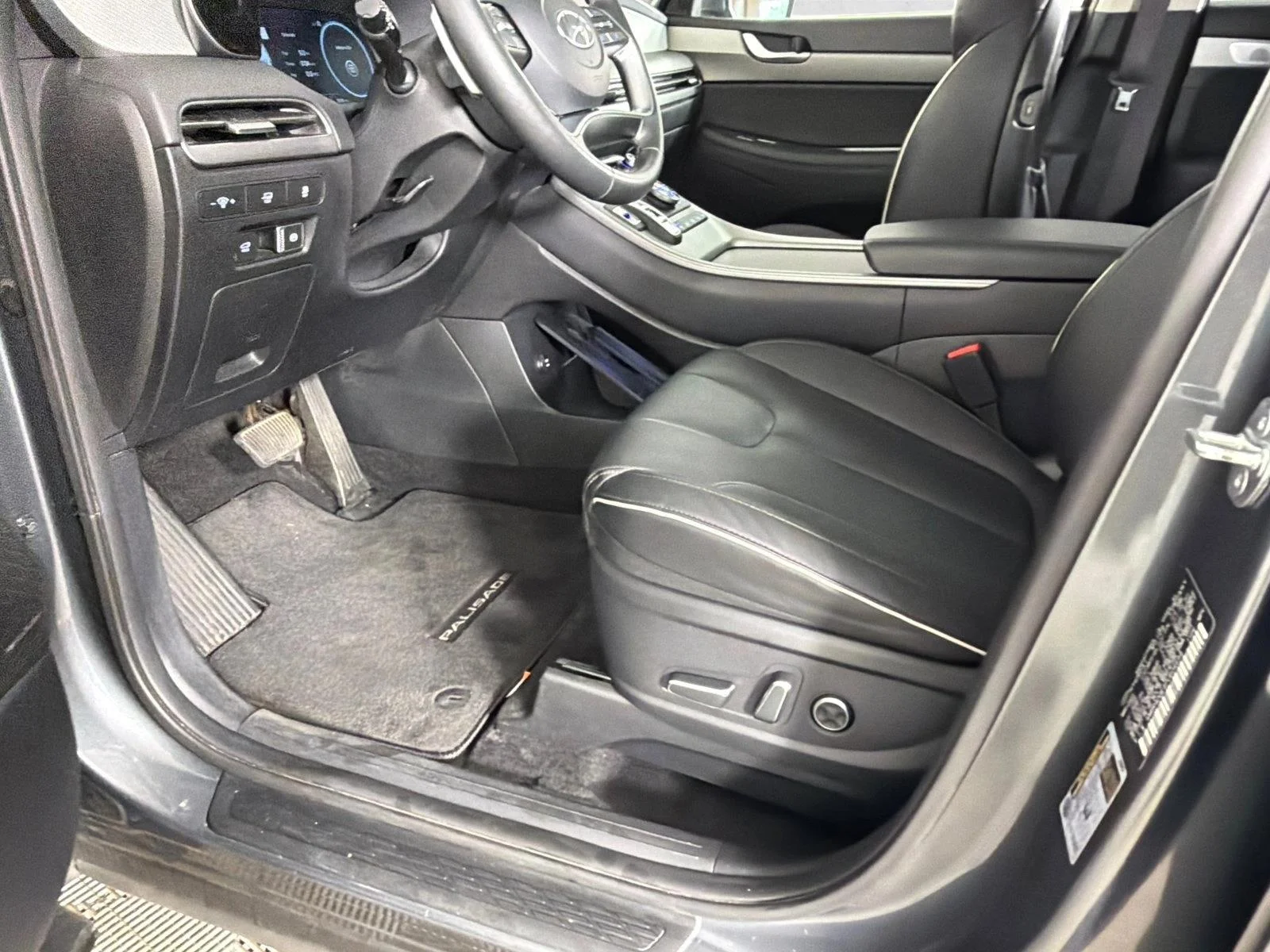 Used 2023 Gray Hyundai SEL image 11
