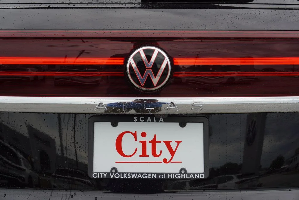 New 2026 Black Volkswagen SE w/Technology image 36
