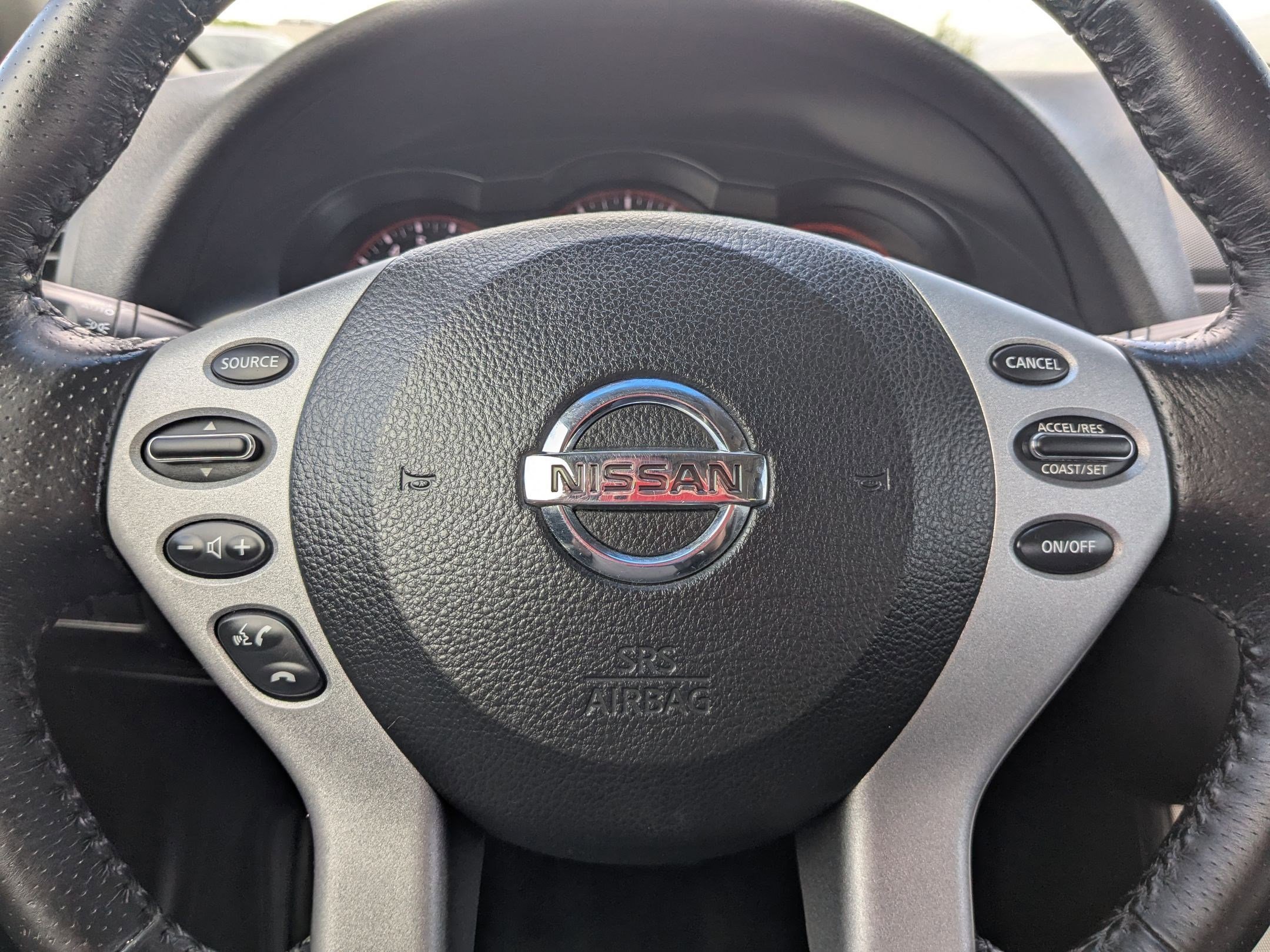 Used 2009 Precision Gray Metallic Nissan 2.5 S image 17