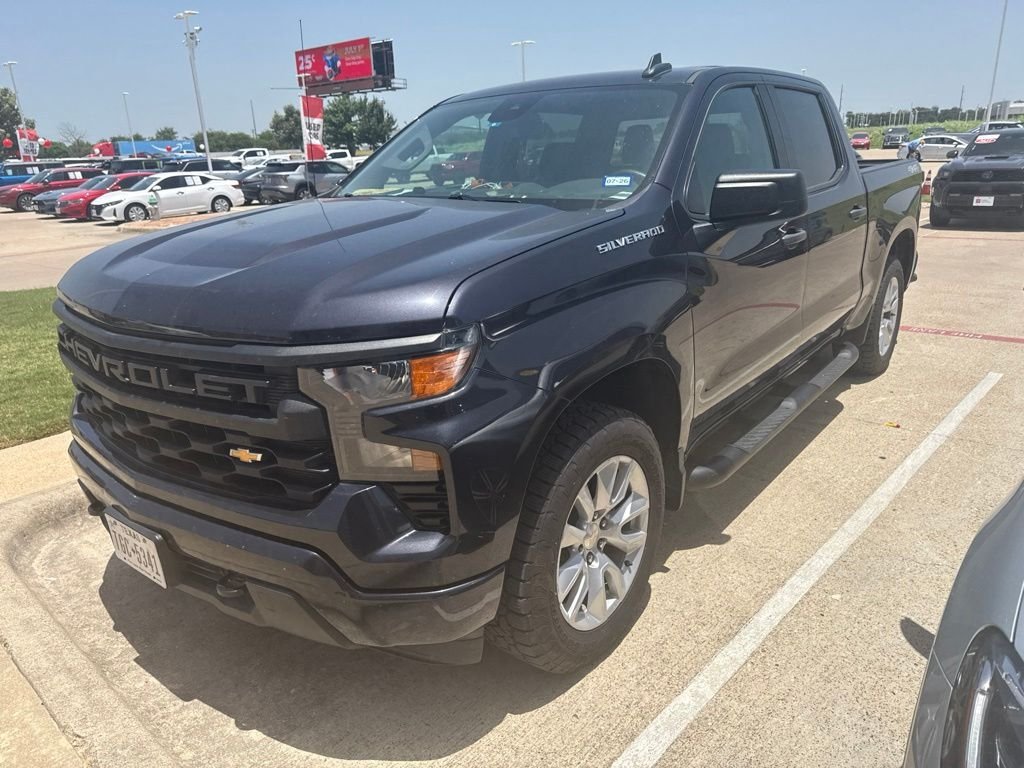 Used 2023 Gray Chevrolet Custom image 5