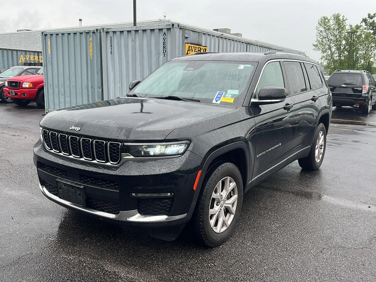 Used 2021 Diamond Black Crystal Pearlcoat Jeep Limited image 2