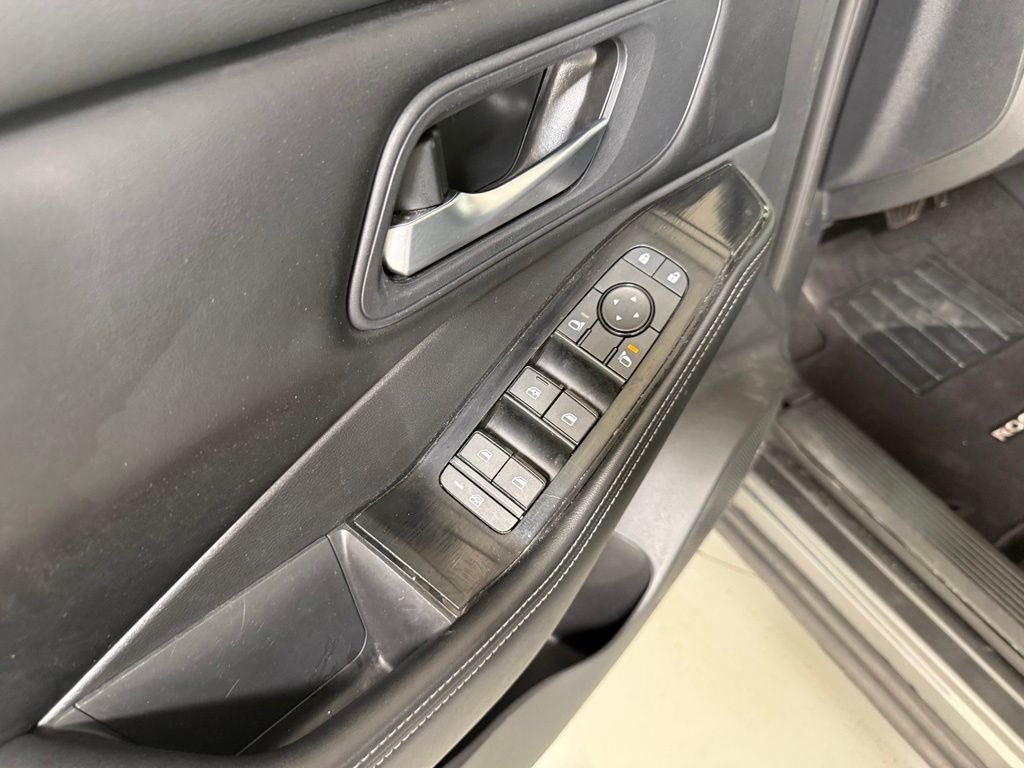 Used 2025 Gray Nissan SV image 12
