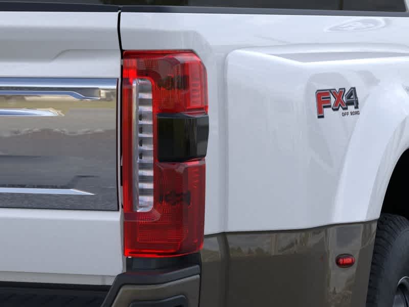 New 2026 Star White Metallic Tri-Coat/Marsh Gray Ford King Ranch image 21