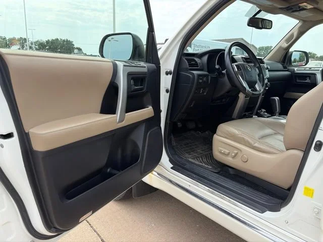 Used 2012  Toyota SR5 image 8