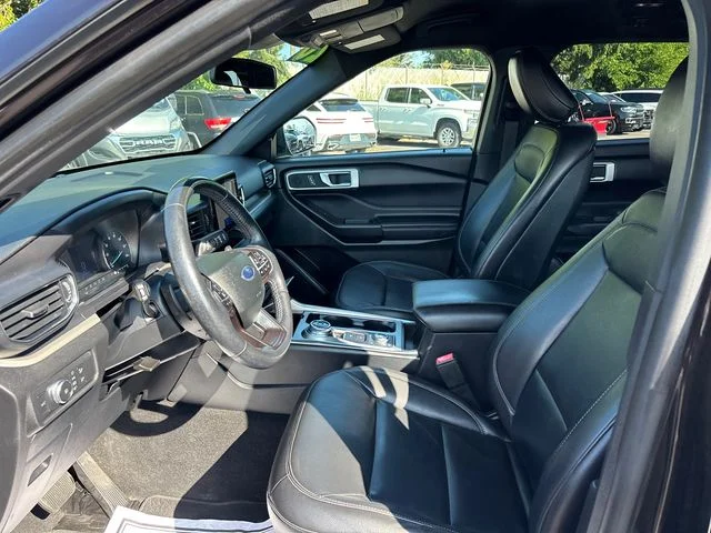 Used 2020 Black Ford XLT image 6