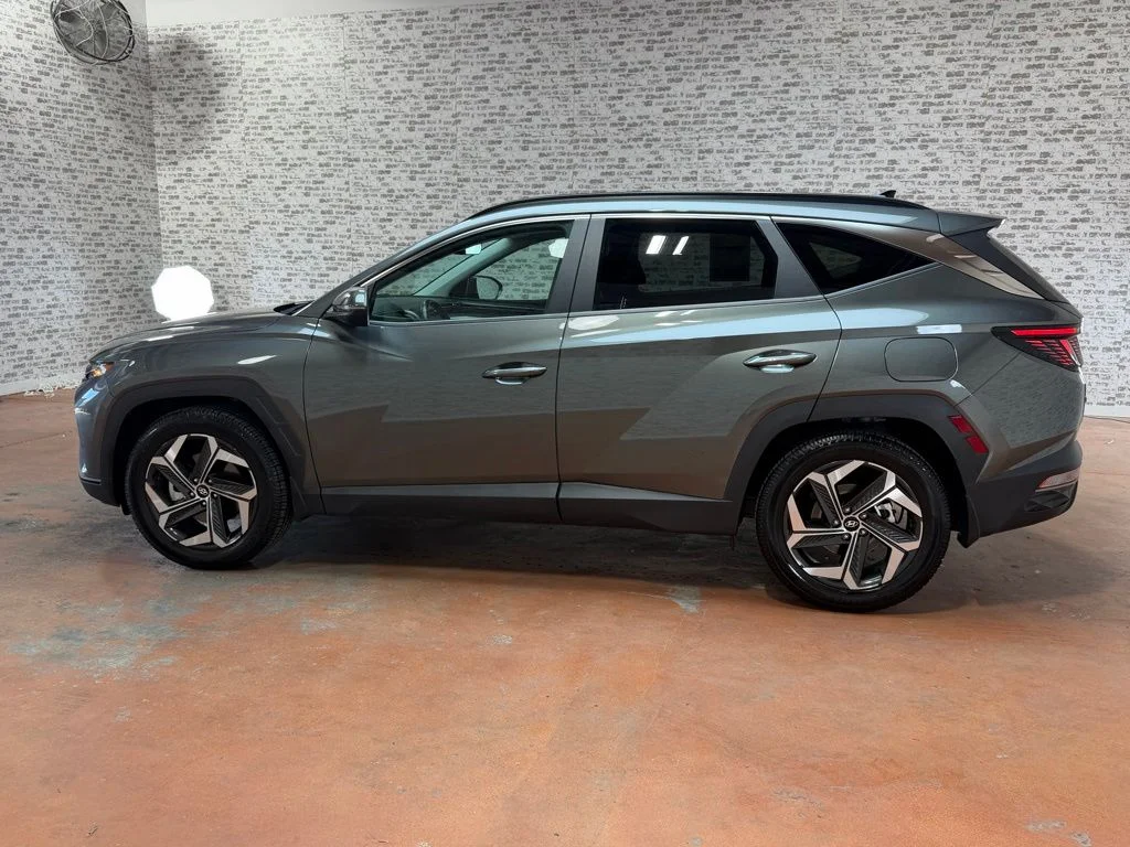 Used 2022 Amazon Gray Hyundai SEL image 4