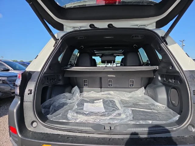New 2026 CRYSTAL WHITE PEARL Subaru Wilderness image 24
