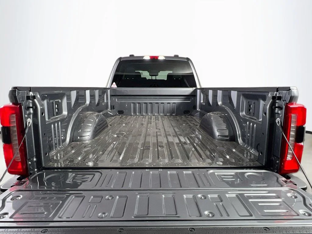 New 2026 Carbonized Gray Metallic Ford XLT image 14