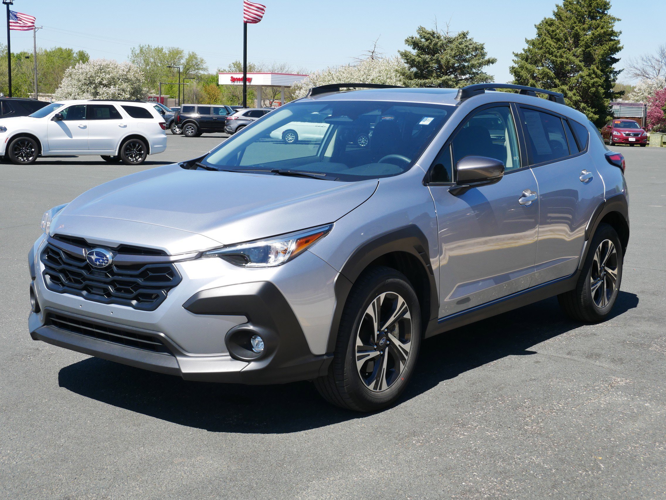 Used 2025 Ice Silver Metallic Subaru Premium image 4