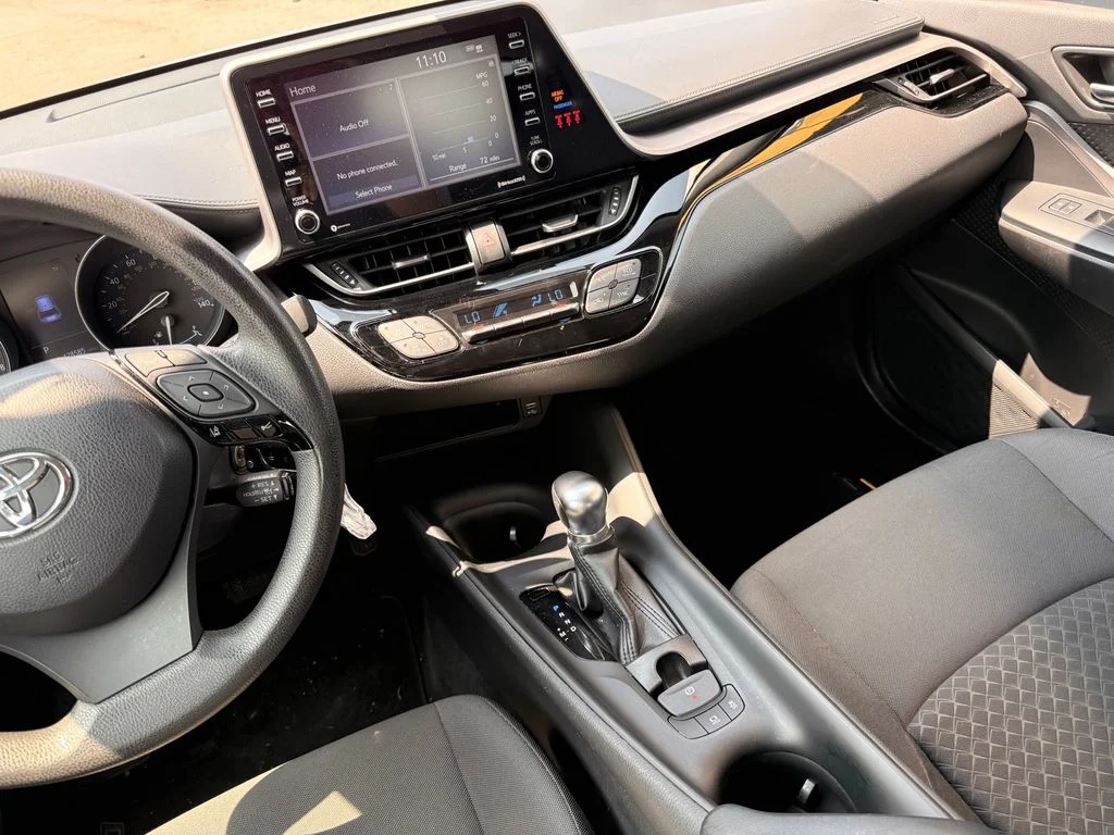 Used 2020 Silver Knockout Metallic Toyota LE image 21
