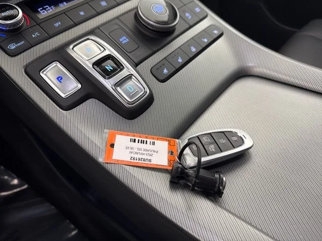 Used 2025 Silver Hyundai SEL Premium image 37