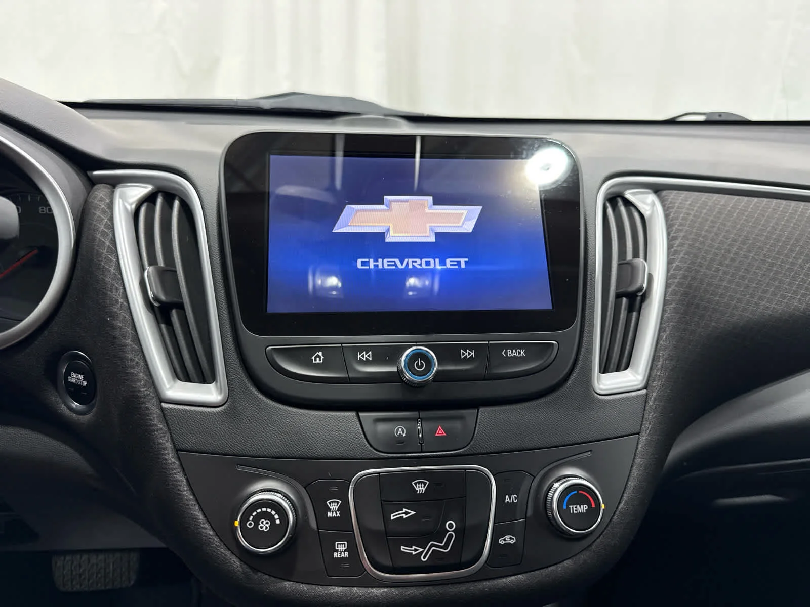 Used 2022 MINERAL GRAY METALLIC Chevrolet LS image 17