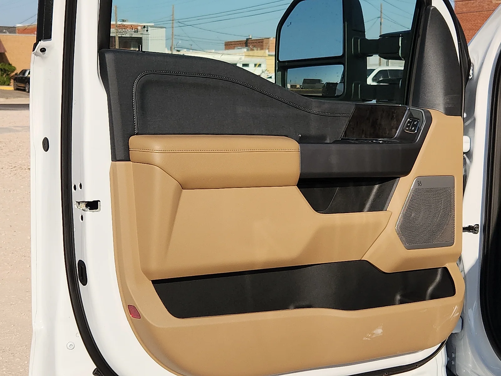 New 2026 Oxford White Ford Lariat image 14