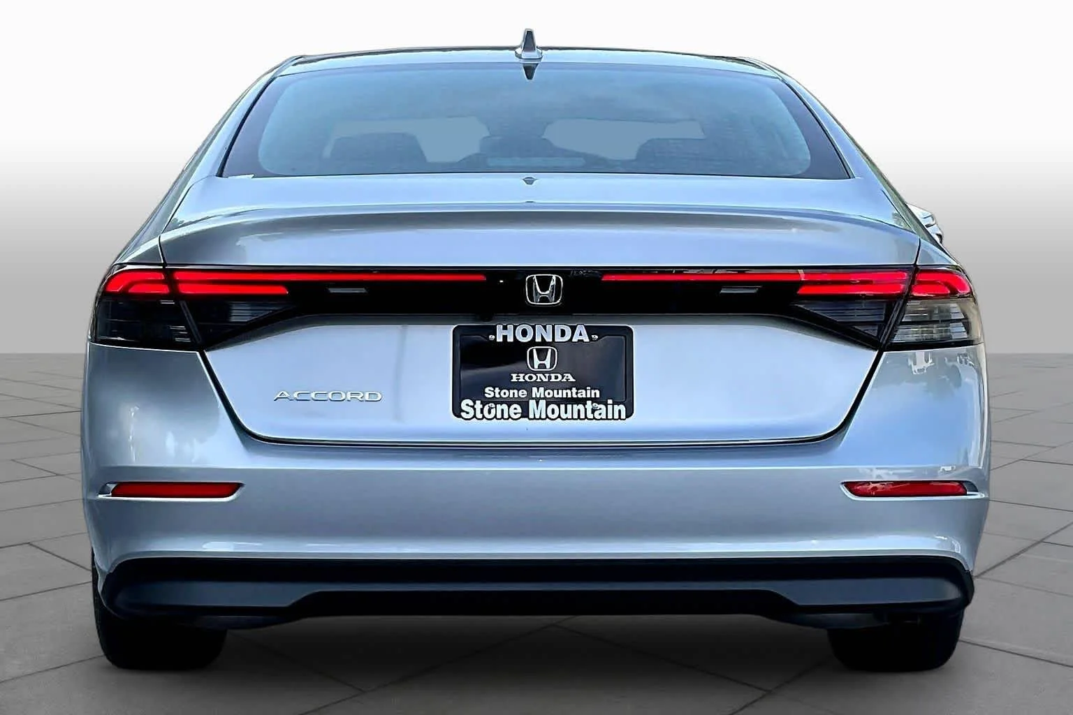 New 2026 Solar Silver Metallic Honda LX image 4