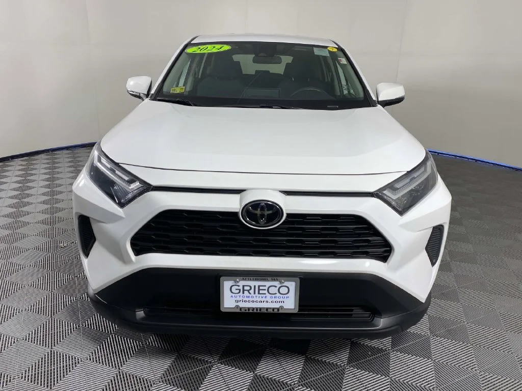 Used 2024 Ice Toyota LE image 3