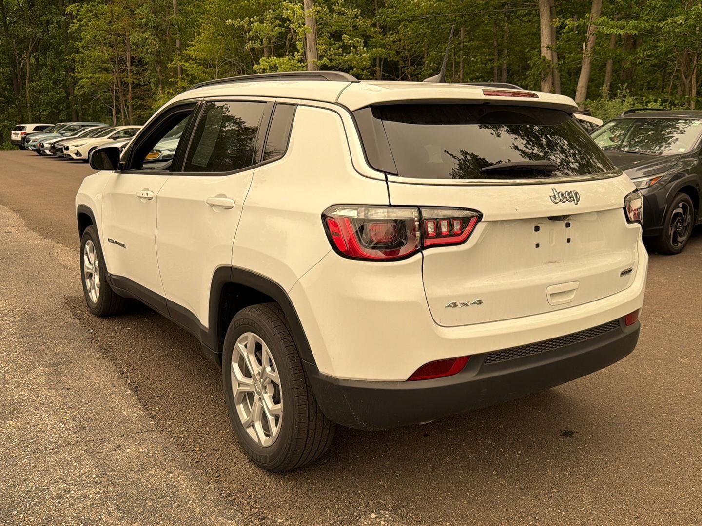 Used 2024 Bright White Clearcoat Jeep Latitude image 10