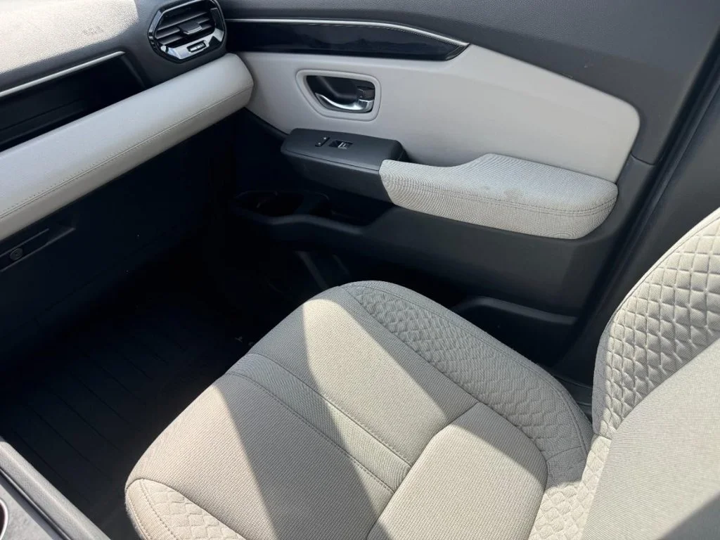 Used 2023 Black Honda LX image 17