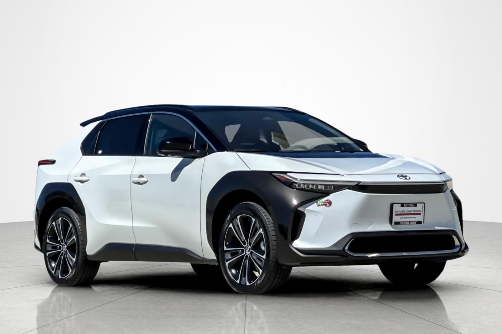 Certified Used 2023 Wind Chill Pearl Toyota Limited image 7