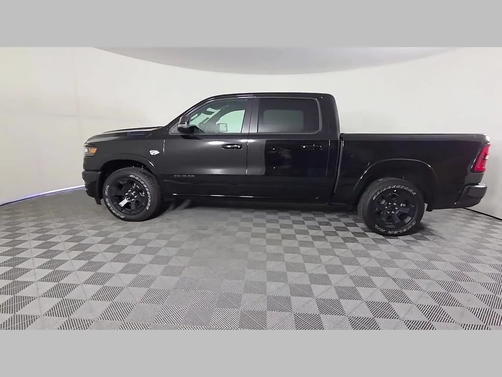 New 2026 Diamond Black Crystal Pearl-Coat Exterior Paint RAM Big Horn image 34