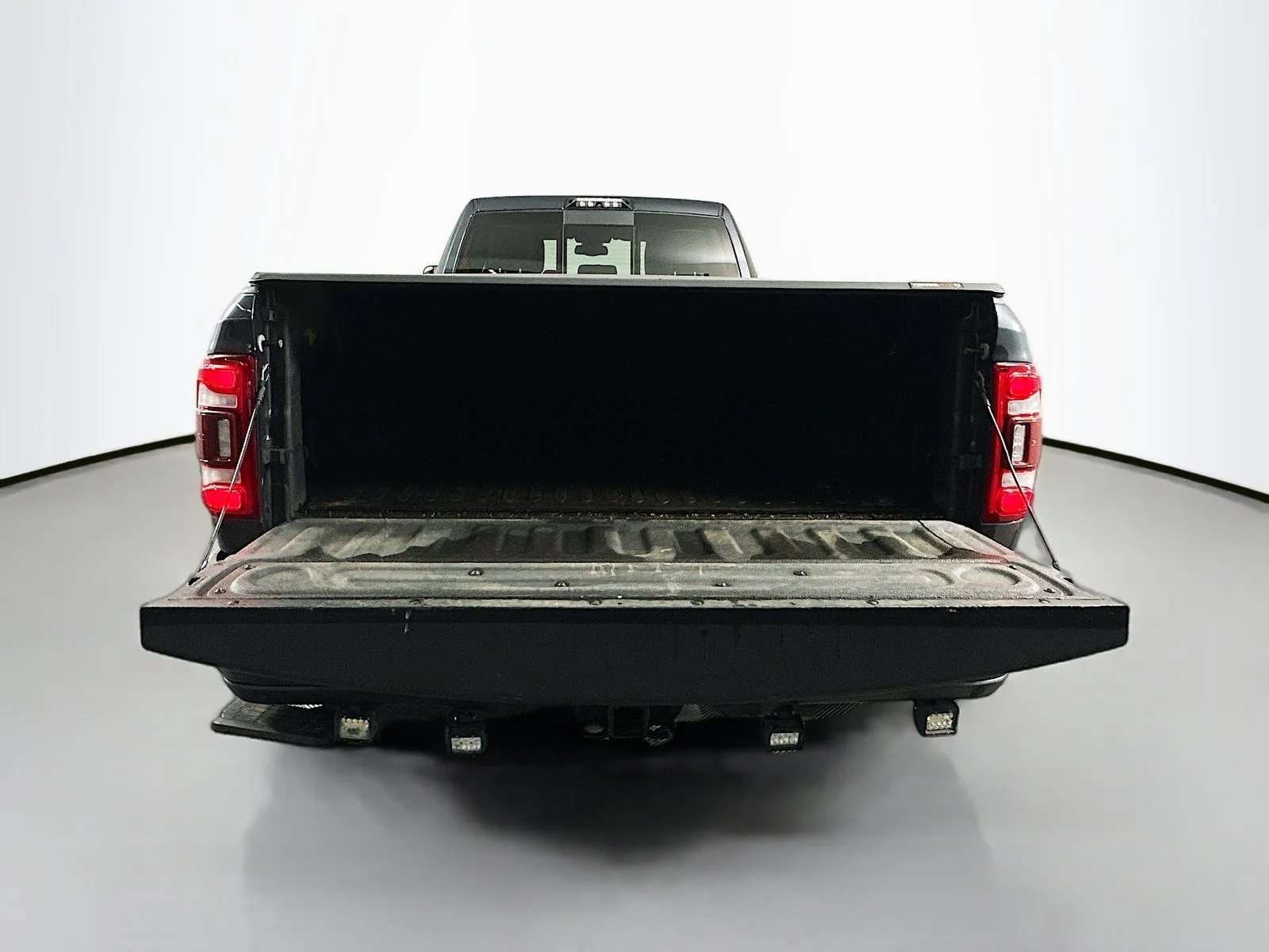 Used 2020 Maximum Steel Metallic Clearcoat Ram Laramie image 29