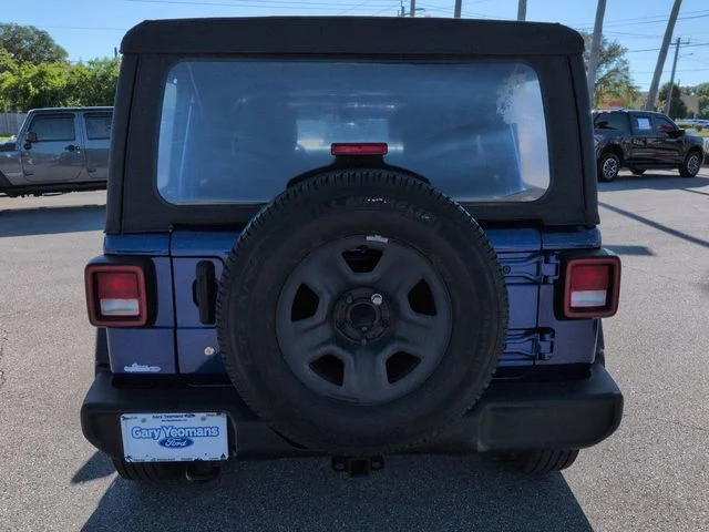 Used 2018 Blue Jeep Unlimited Sport image 5