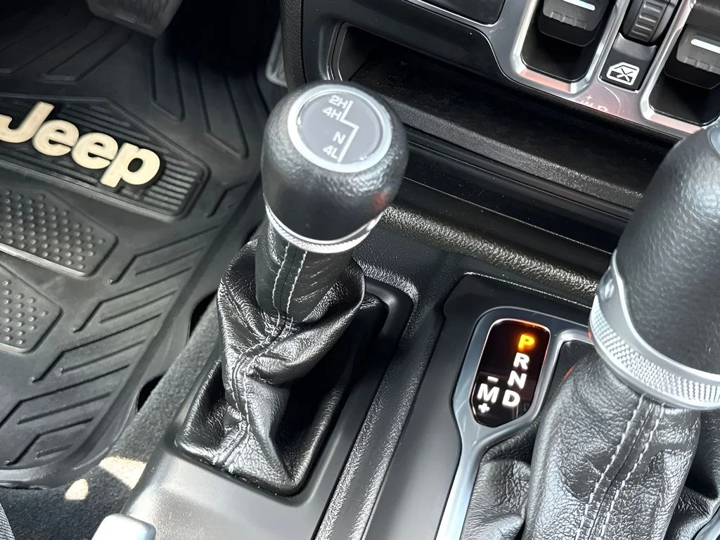 Used 2024 Black Jeep Sport S image 23