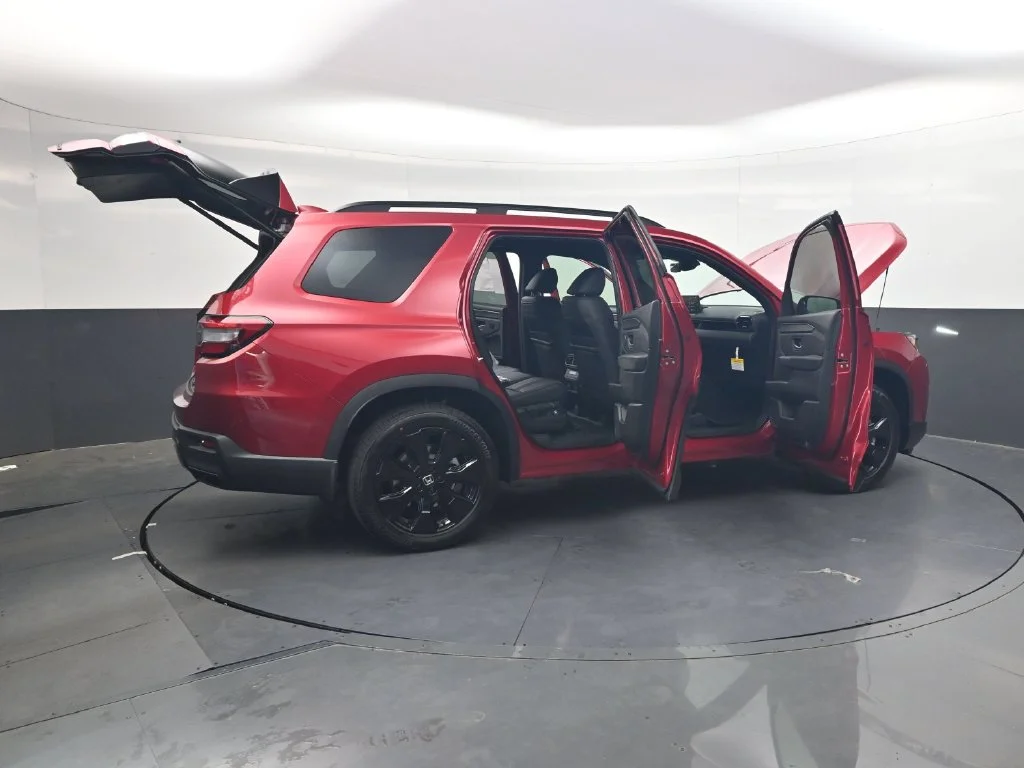 New 2026 Radiant Red Metallic II Honda Black Edition image 32