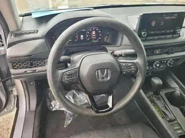 Used 2023  Honda LX image 30