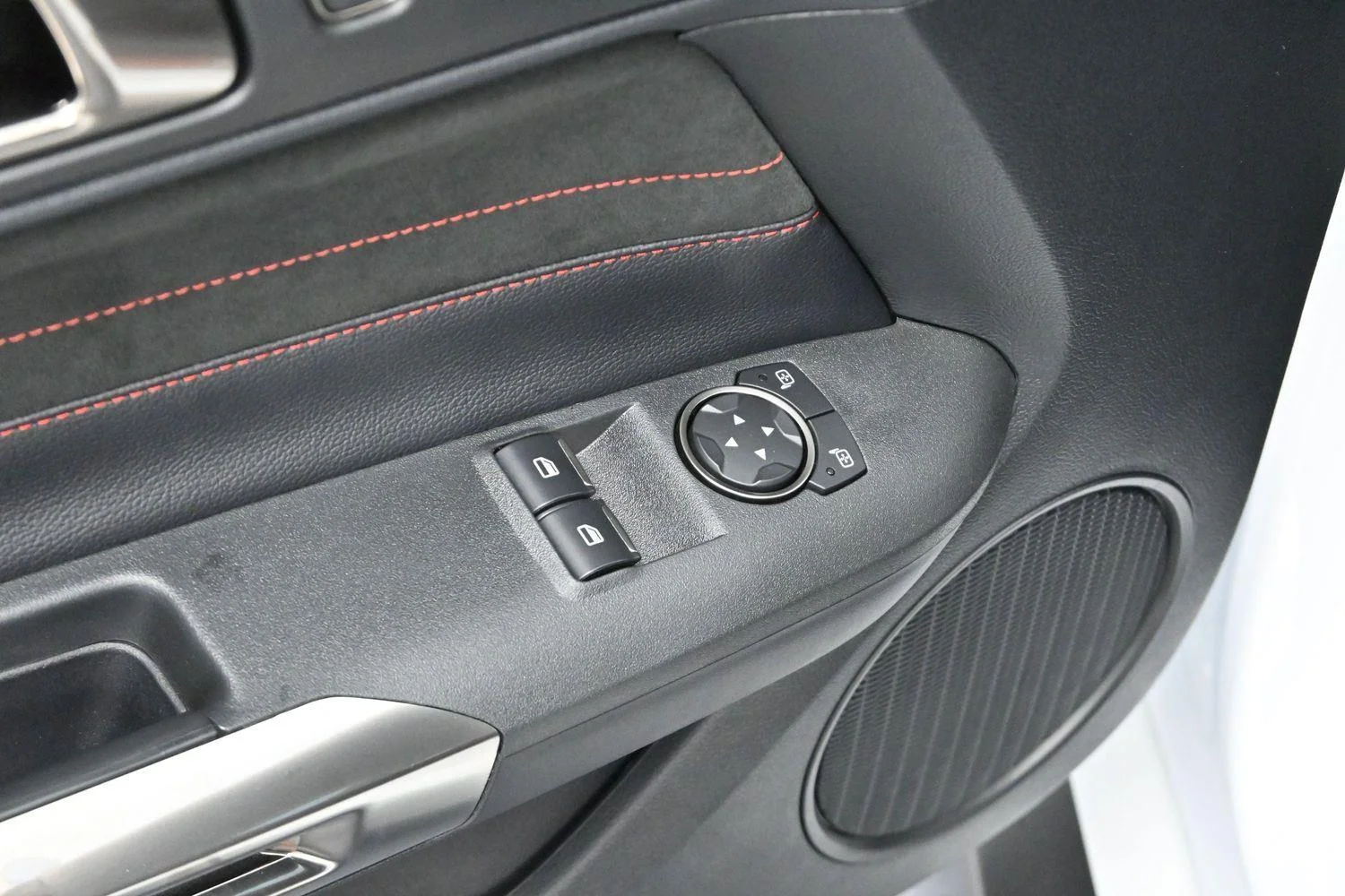 Used 2019 White Ford Shelby GT350 image 11