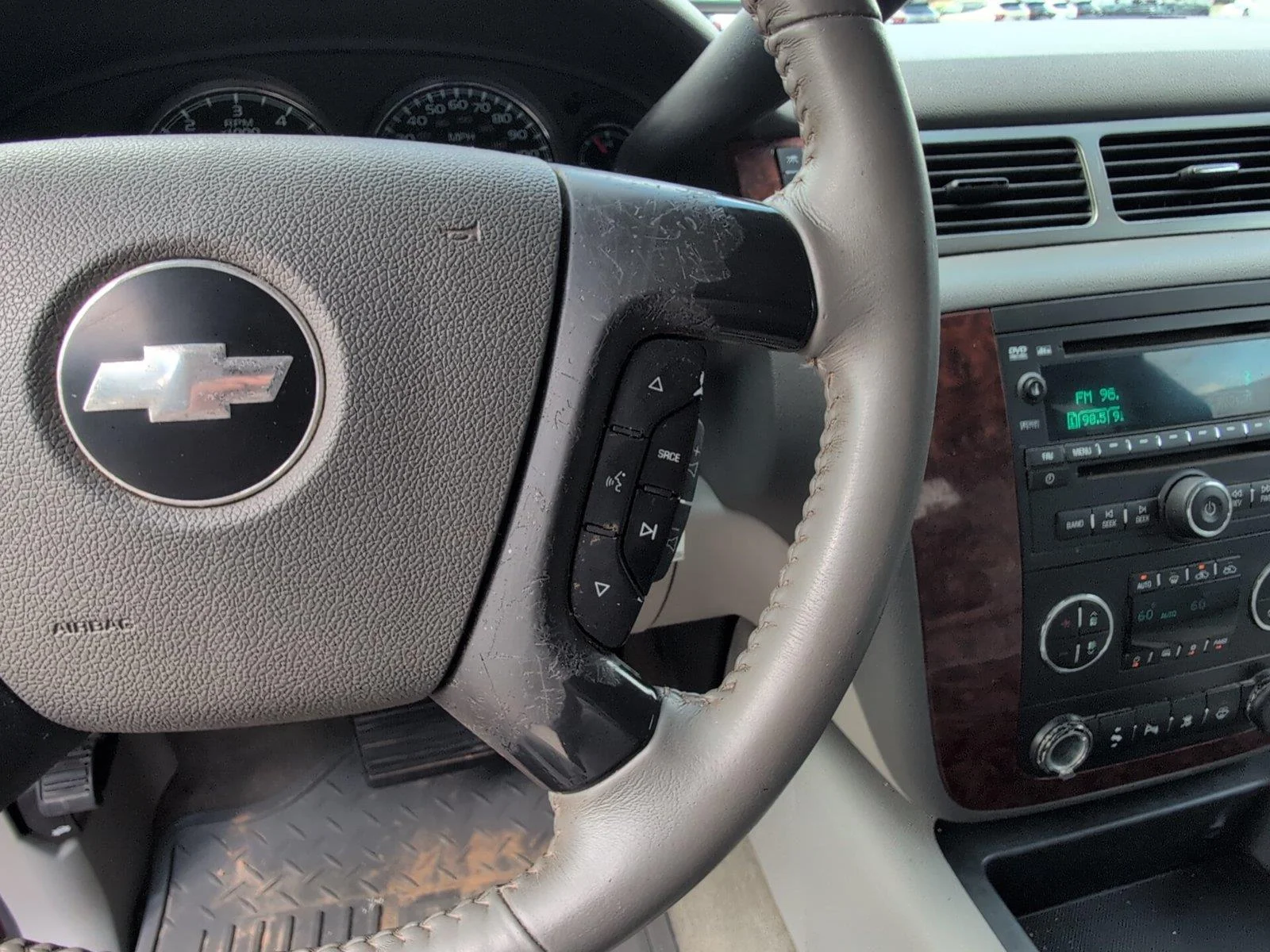 Used 2008 VICTORY RED Chevrolet LTZ image 27