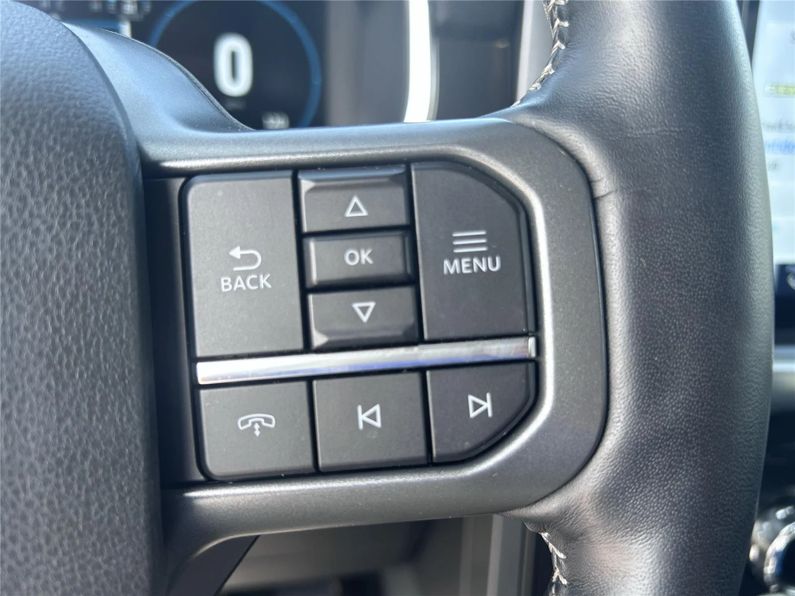Used 2022 Agate Black/Stone Gray Ford LARIAT image 11