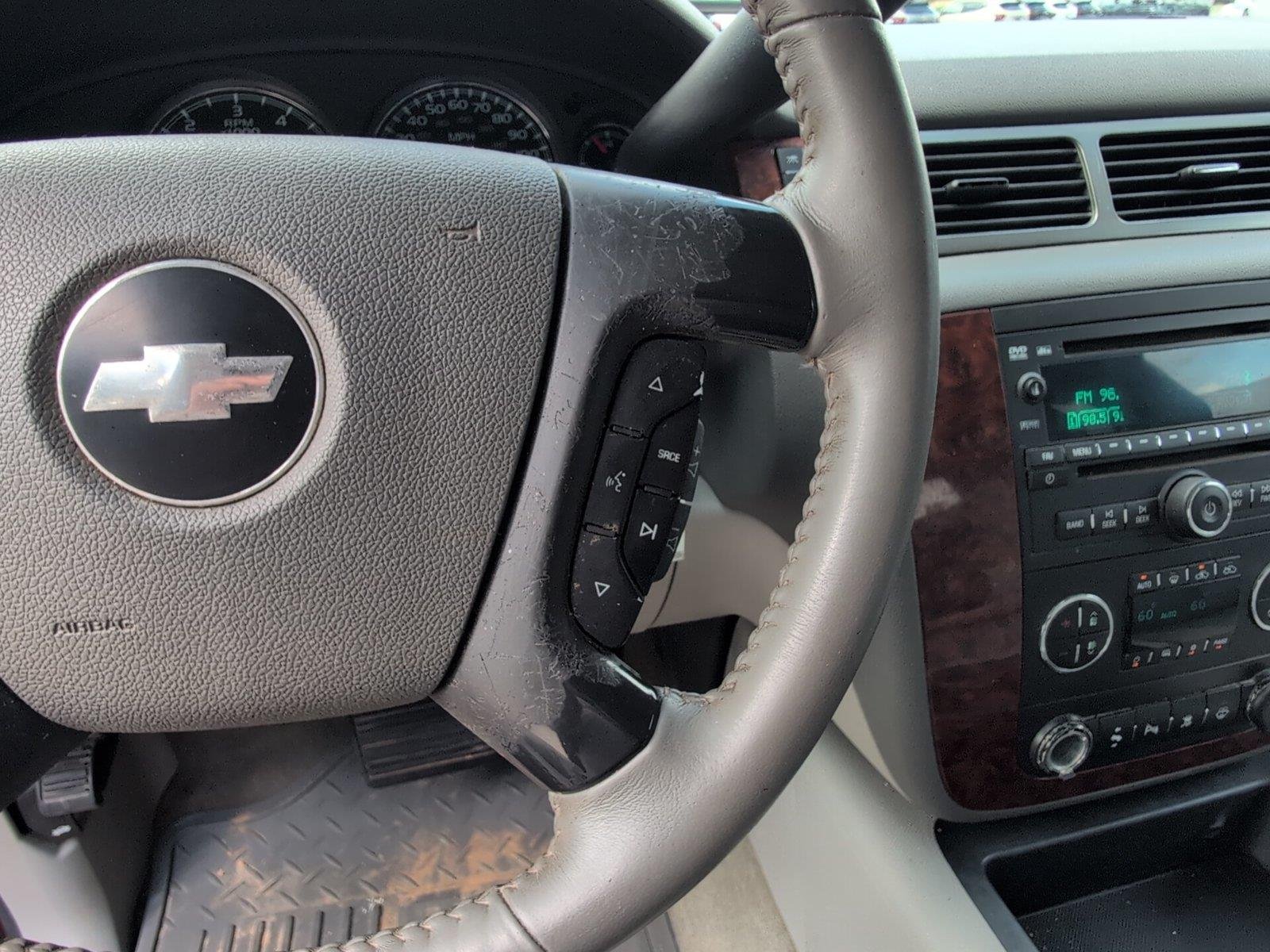 Used 2008 VICTORY RED Chevrolet LTZ image 27