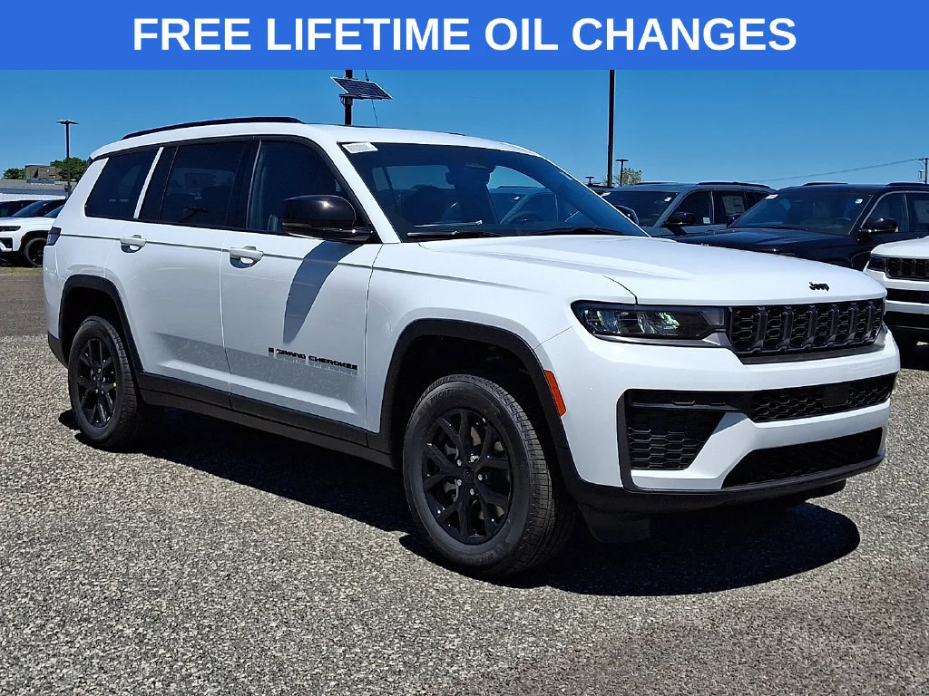 New 2026 Bright White Clear-Coat Exterior Paint Jeep Laredo Altitude image 1