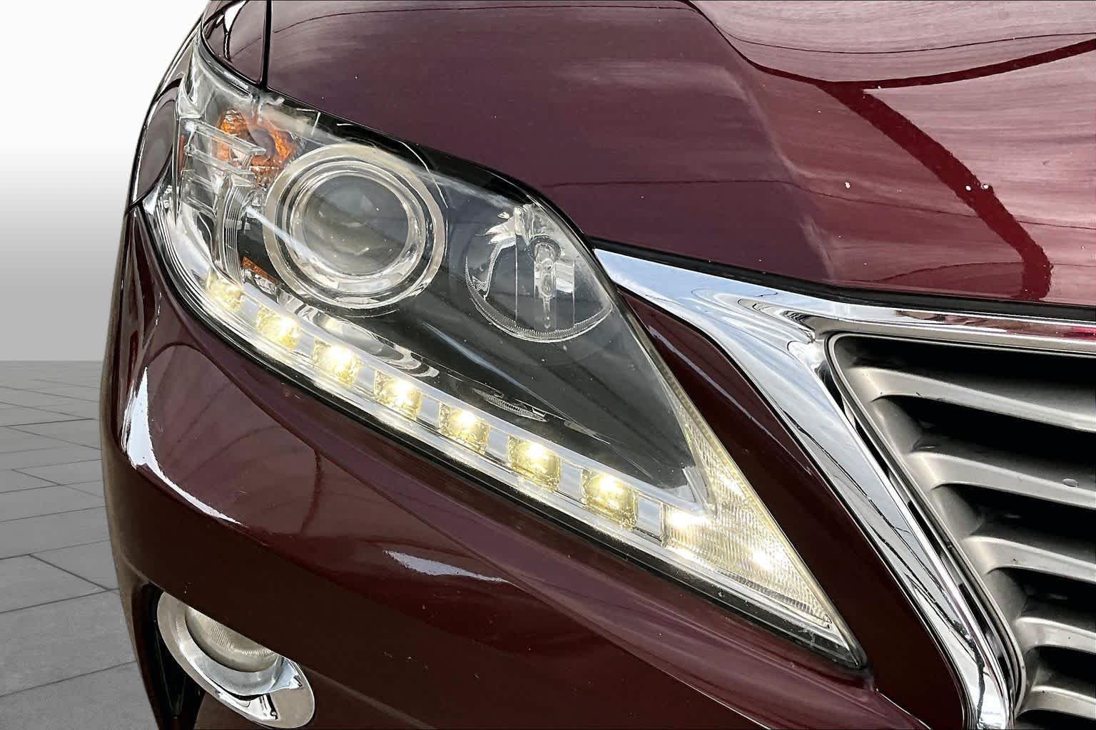 Used 2015 Claret Mica Lexus  image 28