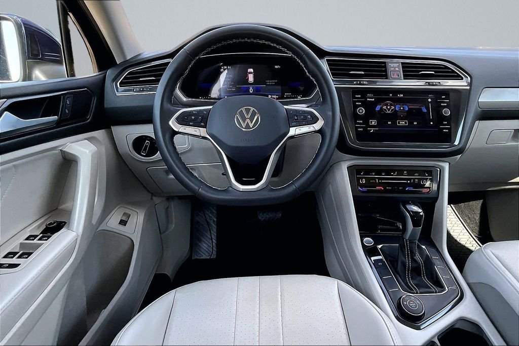 Used 2024 Blue Volkswagen 2.0T SE image 5