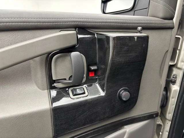 2022 Chevrolet Express Cargo Work Van - Photo 17
